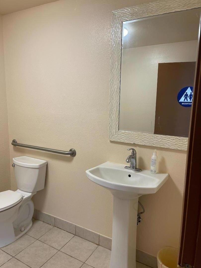 121 El Camino Real Property Photo 10