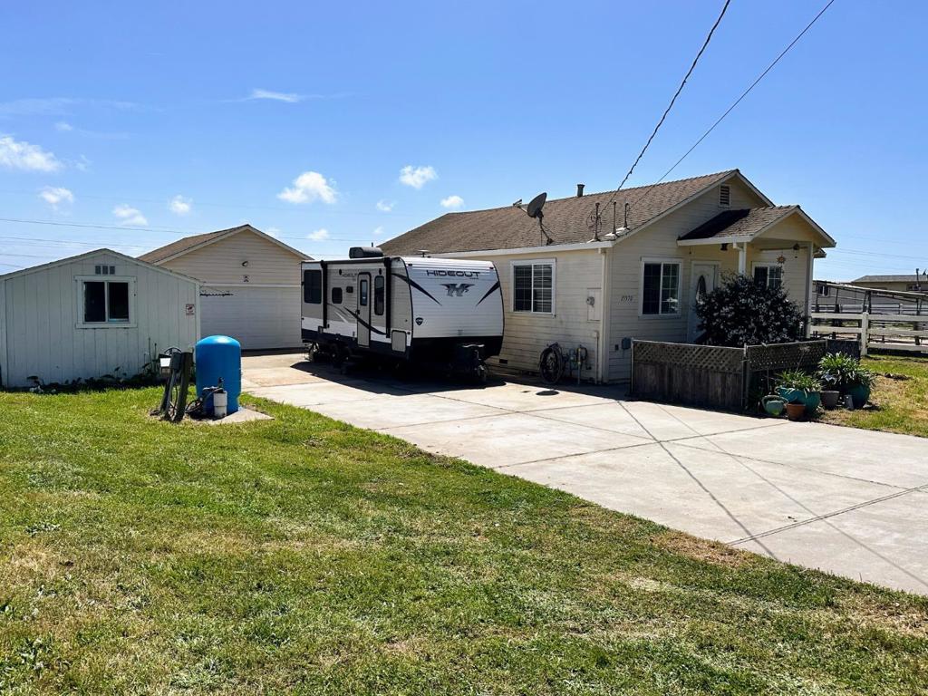 15570 Del Monte Farms Road Property Photo 1