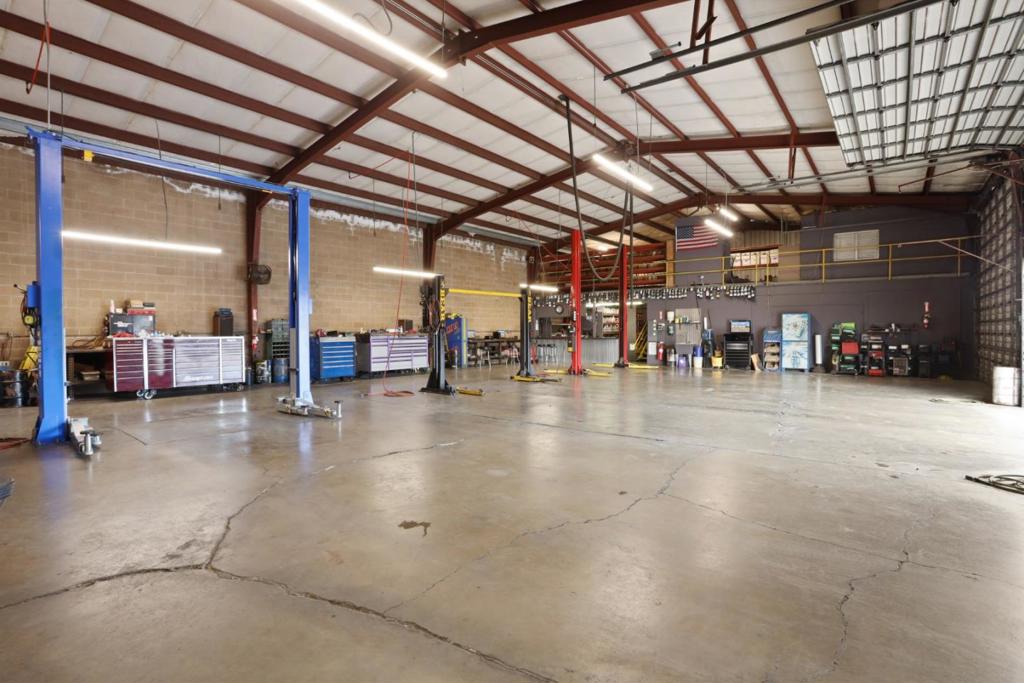 8709 Davis Road Property Photo 8