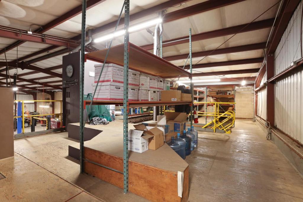 8709 Davis Road Property Photo 12