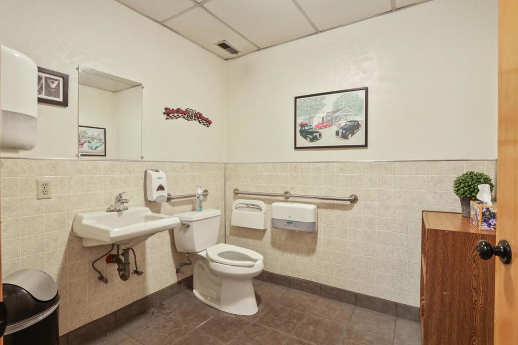 8709 Davis Road Property Photo 18