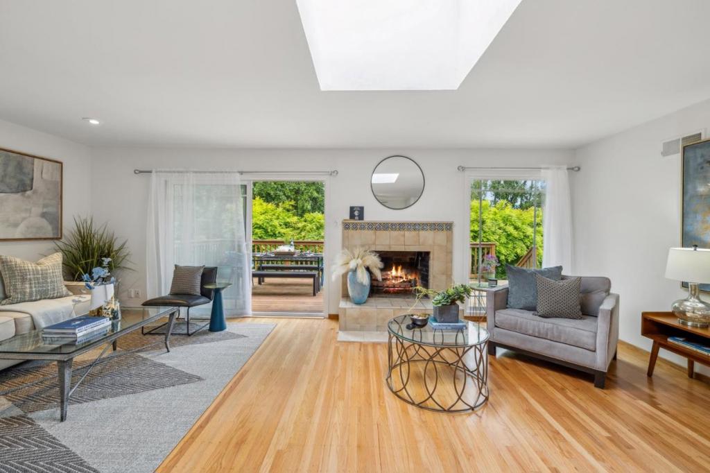 12 Washington Street Property Photo 6