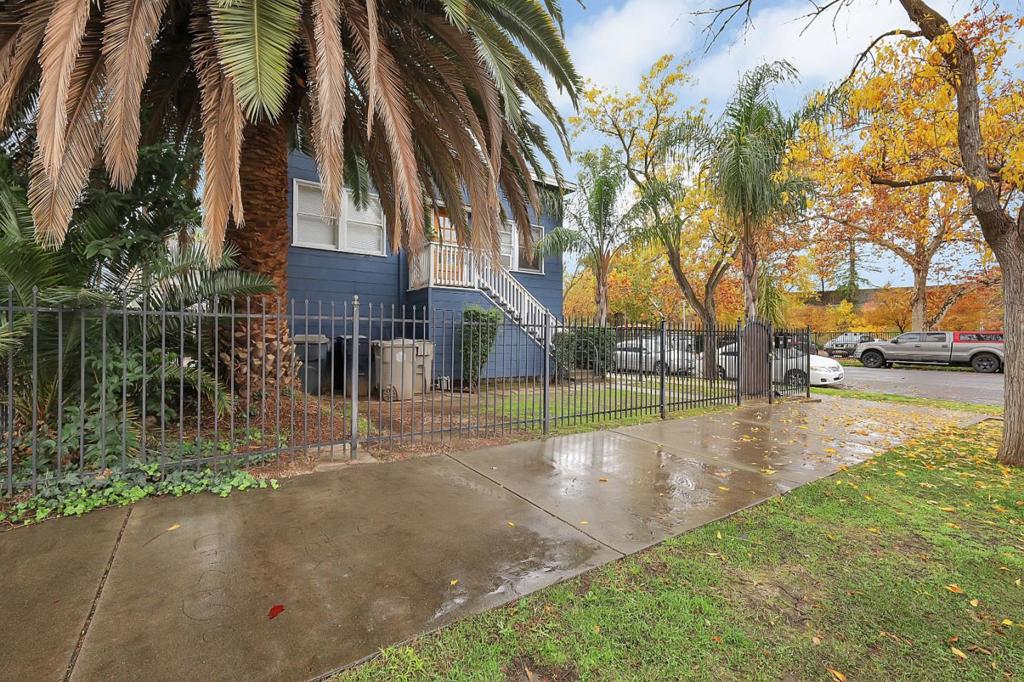 2611 Alhambra Blvd Property Photo 2