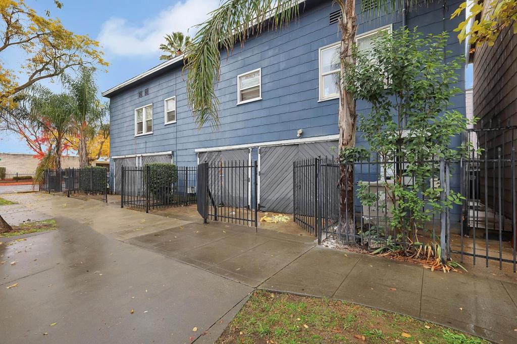 2611 Alhambra Blvd Property Photo 3