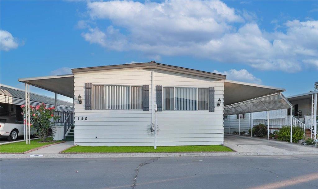 140 Granada Drive Property Photo 1
