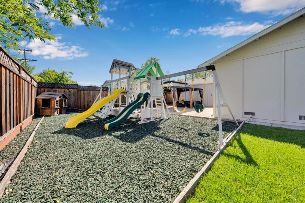 185 Mathilda Court Property Photo 42
