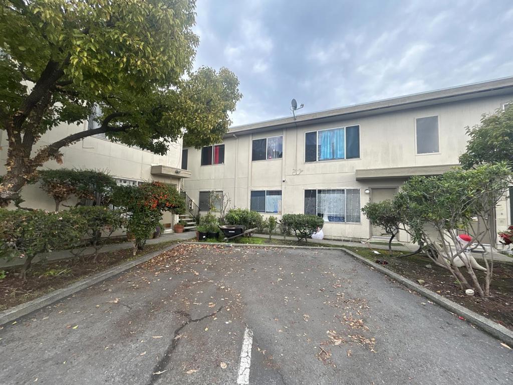 16 Marian Court Property Photo 3