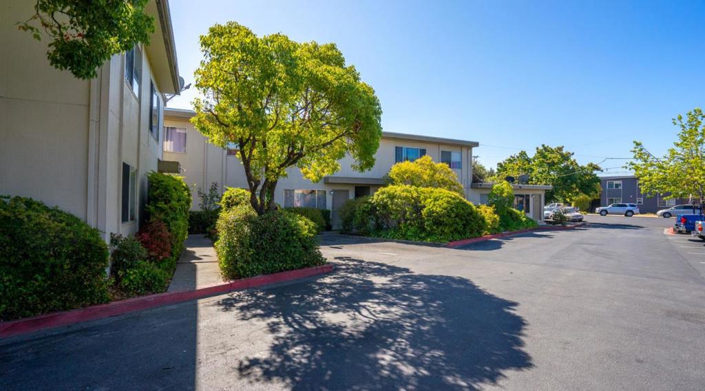 16 Marian Court Property Photo 5