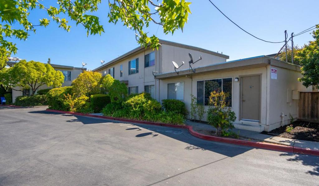 16 Marian Court Property Photo 7