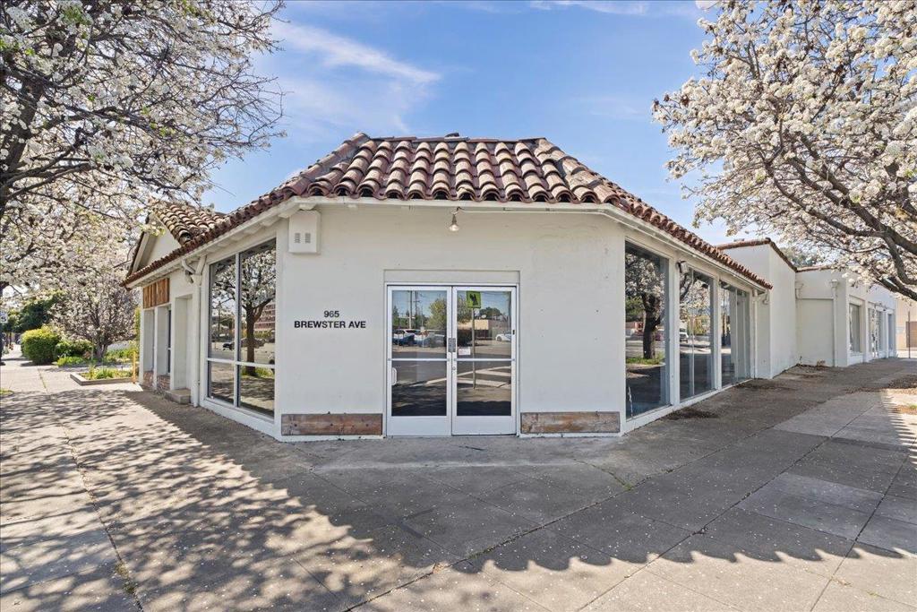 935965 Brewster Avenue Property Photo 1