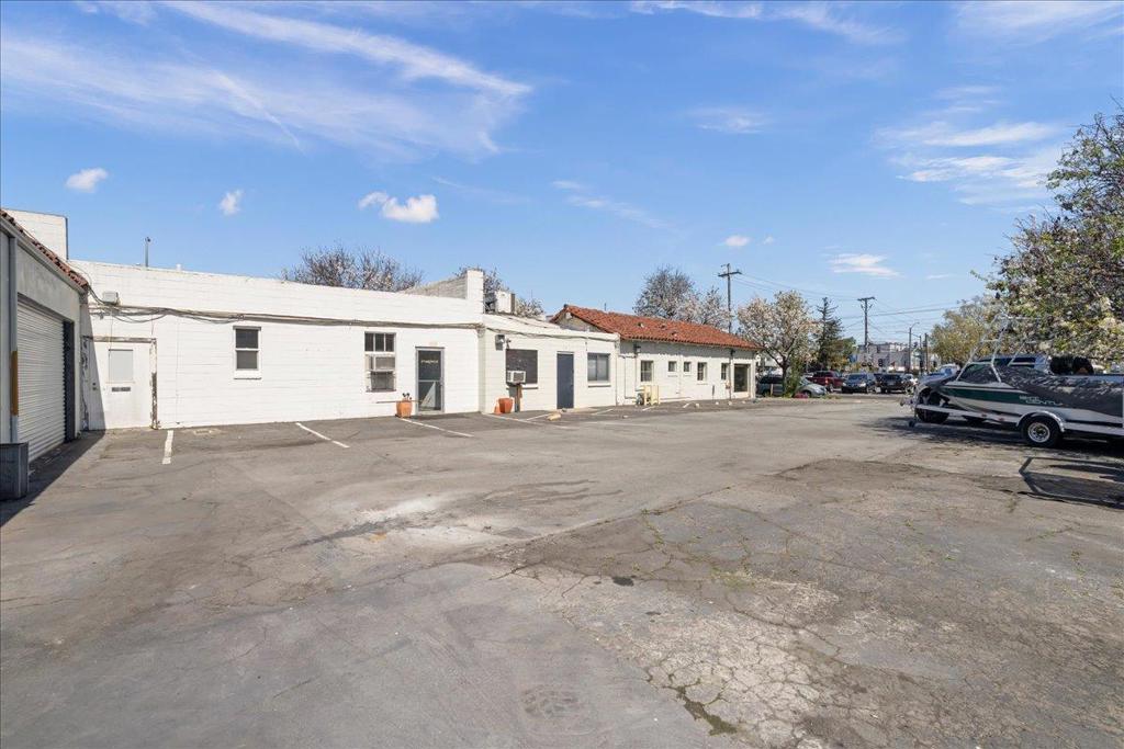 935965 Brewster Avenue Property Photo 12