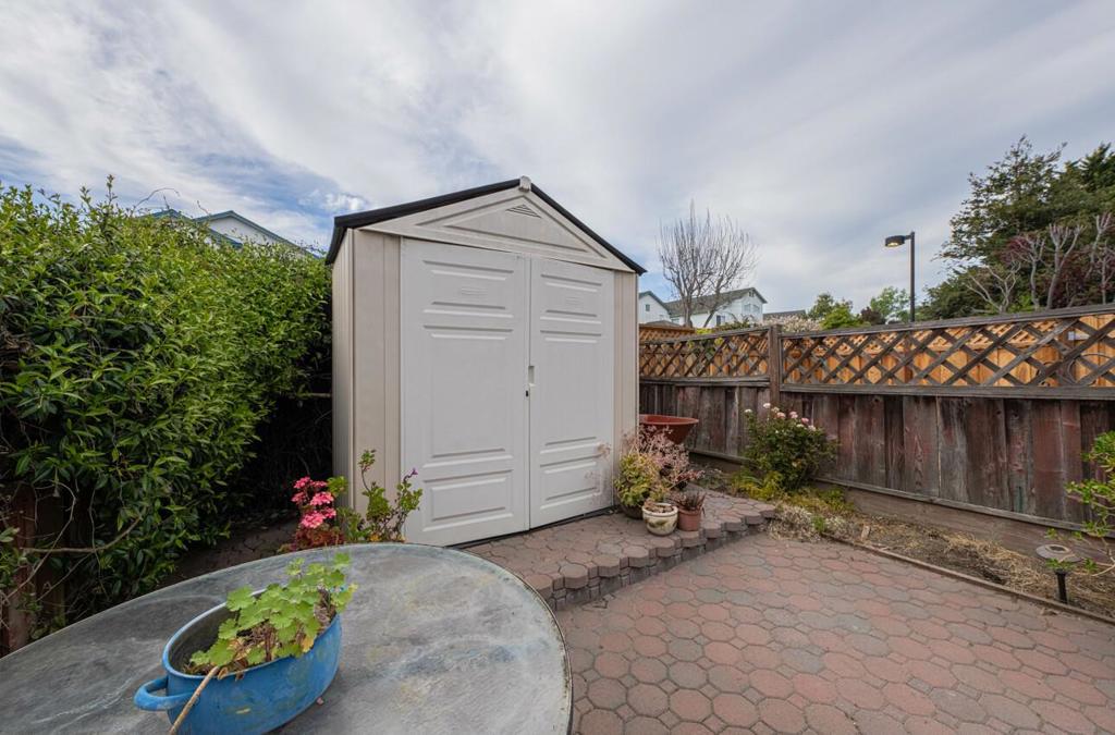 1641 Beacon Hill Drive Property Photo 31