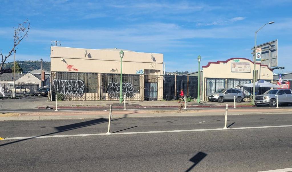 7508 International Boulevard Property Photo 2