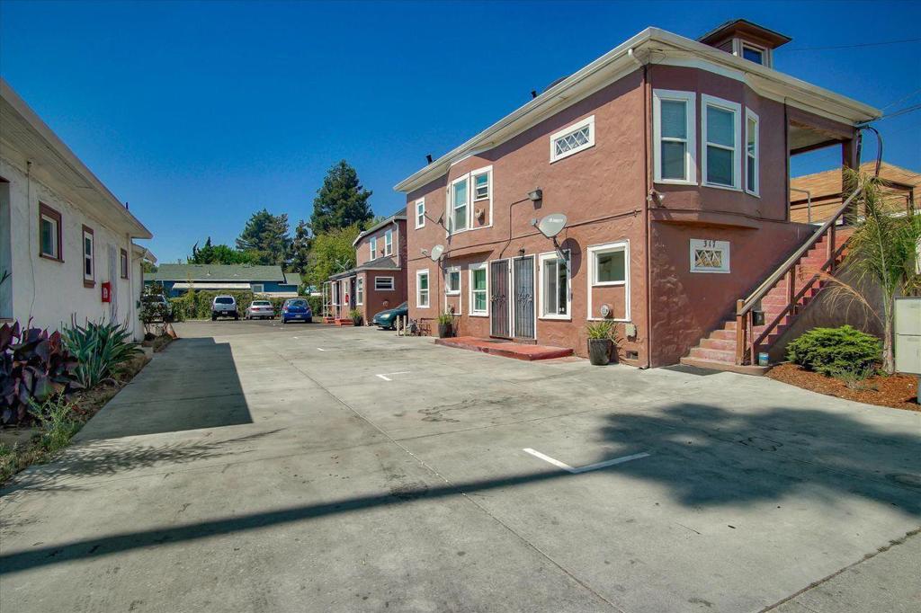 317 Ocean Street Property Photo 2