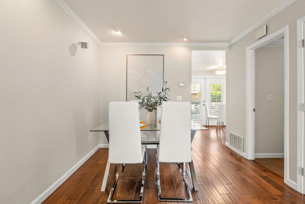 5213 Myna Court Property Photo 8