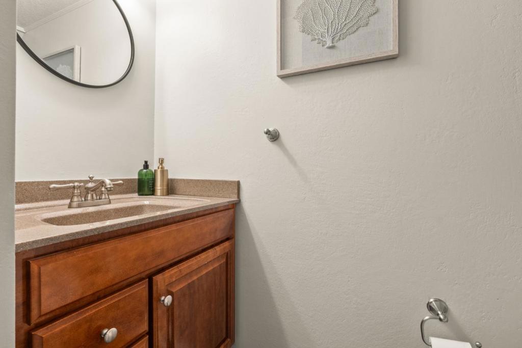 5213 Myna Court Property Photo 9