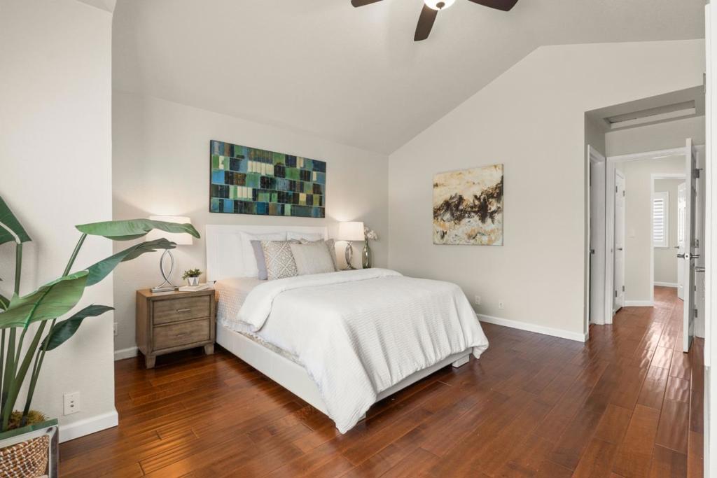 5213 Myna Court Property Photo 19