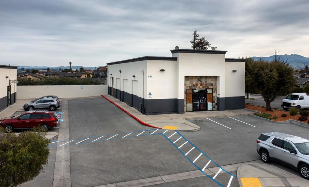 515 E Alisal Street Property Photo 2