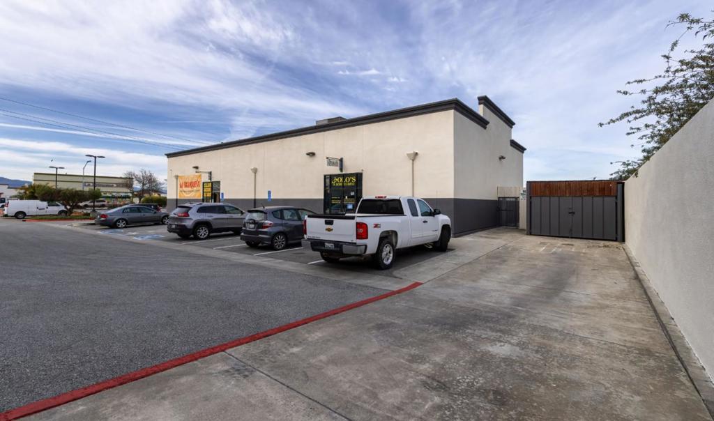 515 E Alisal Street Property Photo 18
