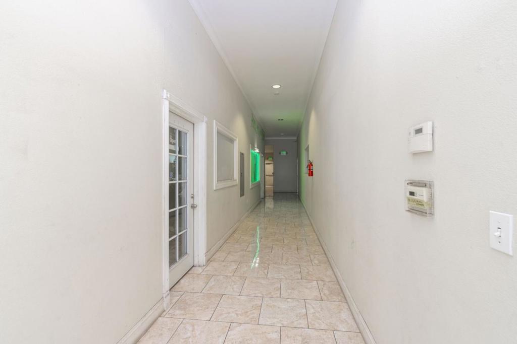 515 E Alisal Street Property Photo 20