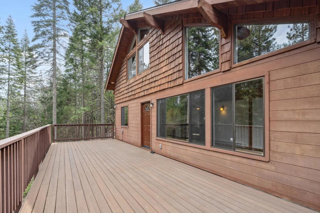 2120 Pack Trail Property Photo