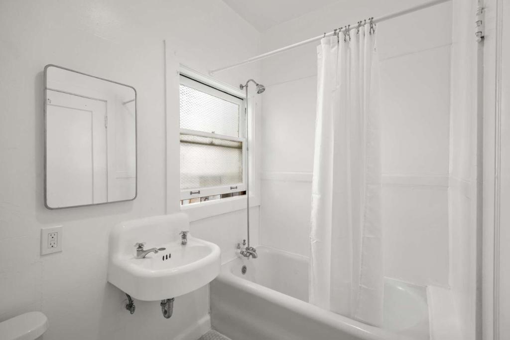 1520 Madison Street Property Photo 5