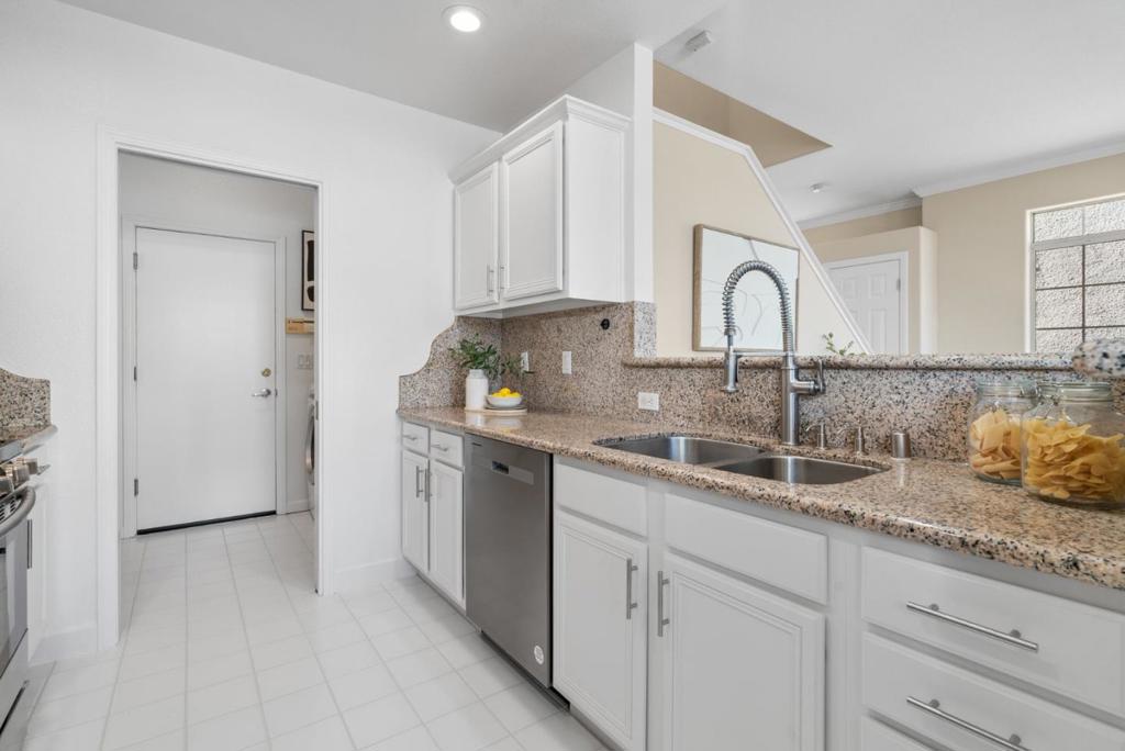 2165 Agnew Road Property Photo 13