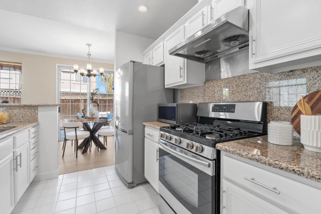 2165 Agnew Road Property Photo 15
