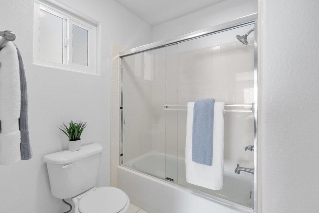 2165 Agnew Road Property Photo 29