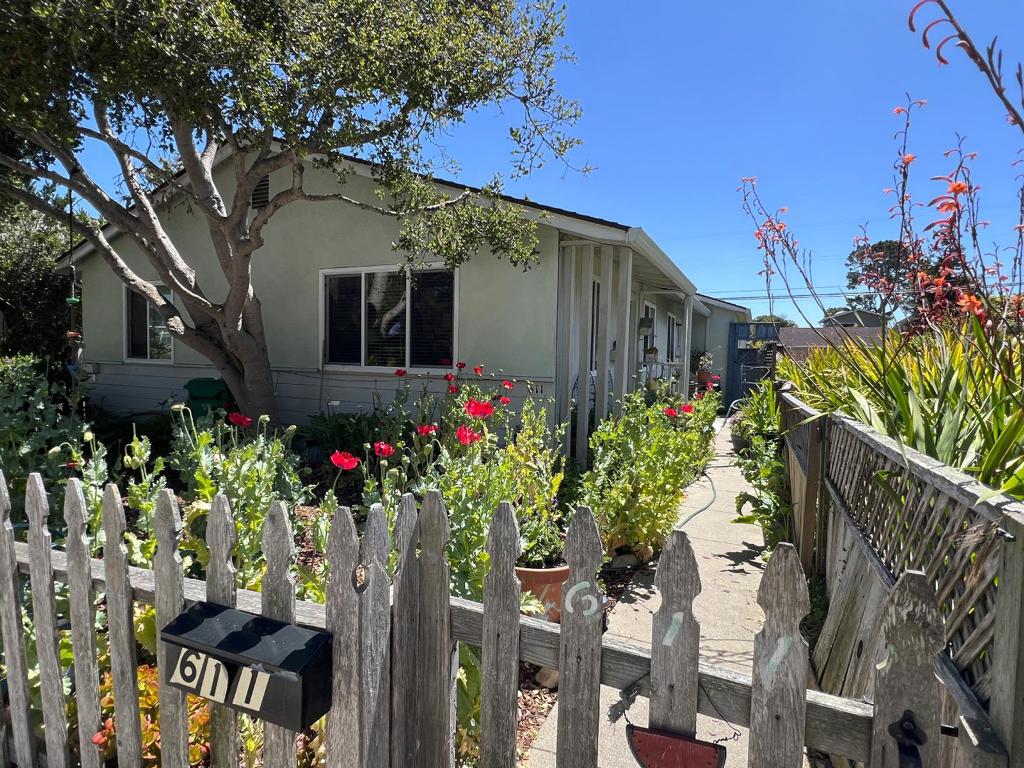 609 Congress Avenue Property Photo 1