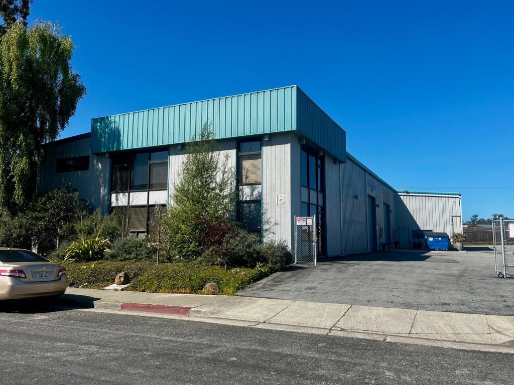 18 Hangar Way A Property Photo 1