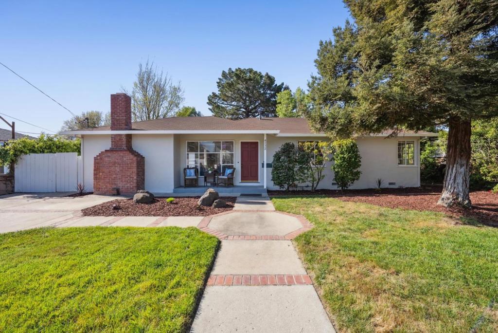 4132 De Mille Drive Property Photo