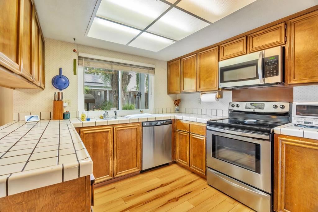 1418 Goldenlake Road Property Photo 14