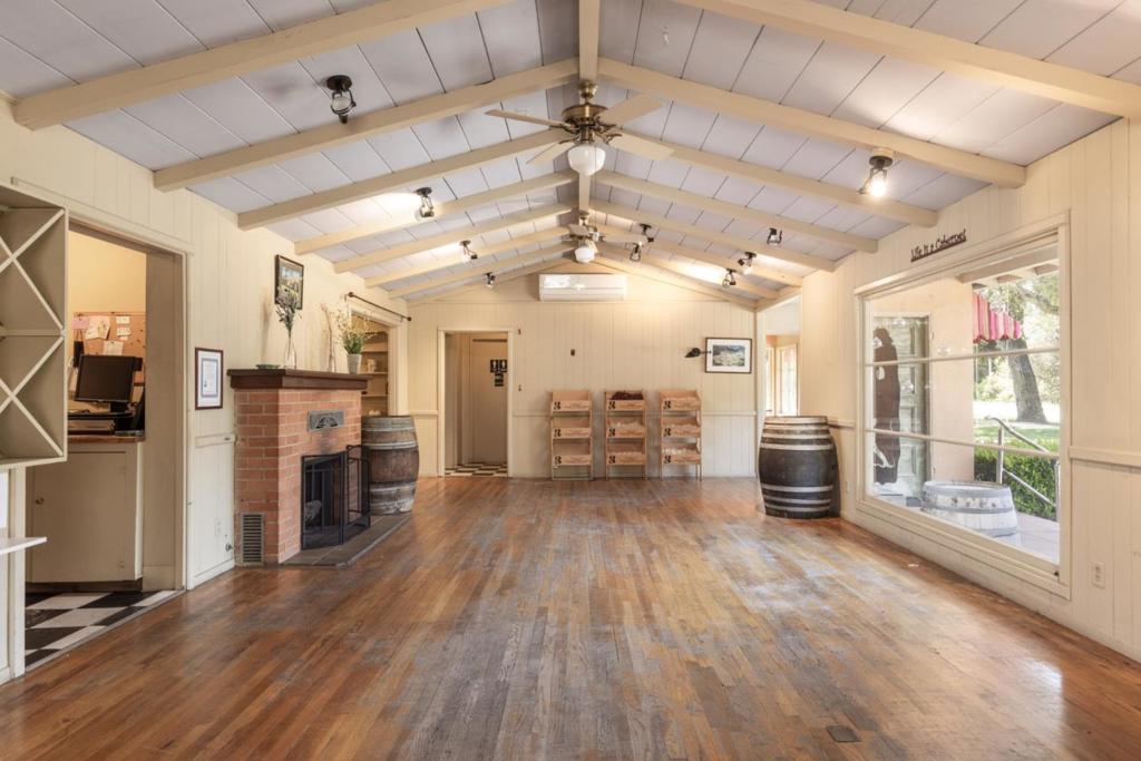 W Carmel Valley Road Property Photo 15