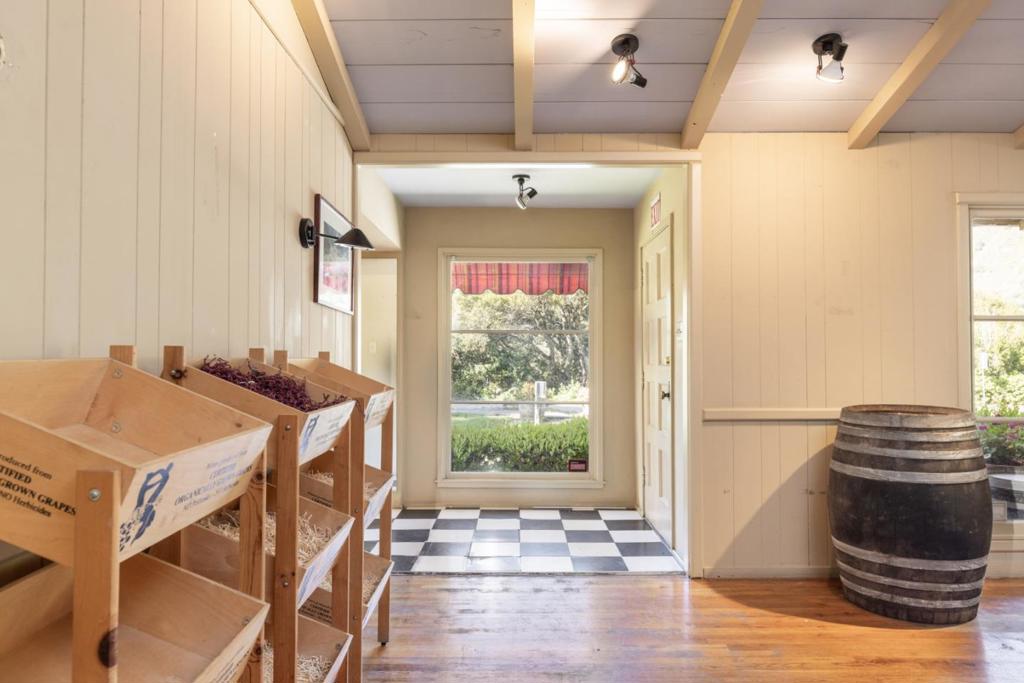 W Carmel Valley Road Property Photo 17