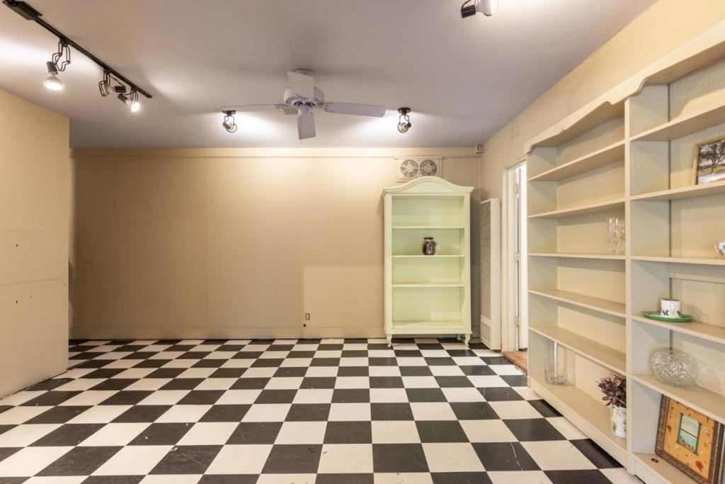 W Carmel Valley Road Property Photo 18