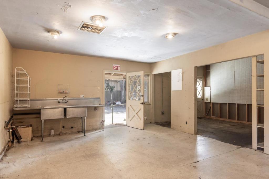 W Carmel Valley Road Property Photo 21