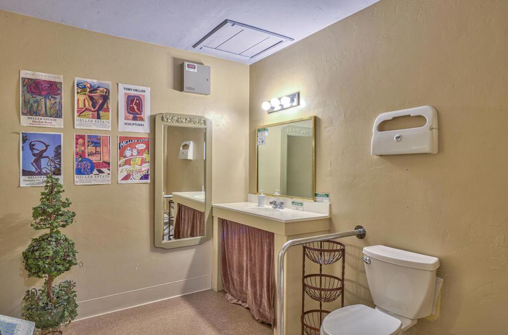 W Carmel Valley Road Property Photo 23