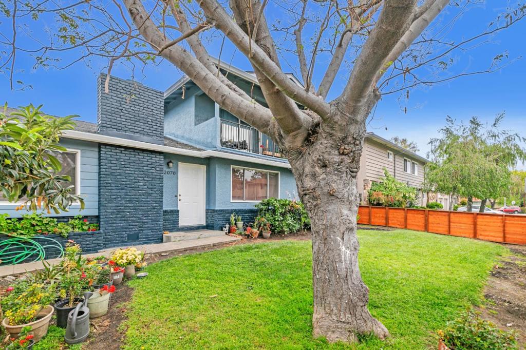 2070 Sahara Way Property Photo 4