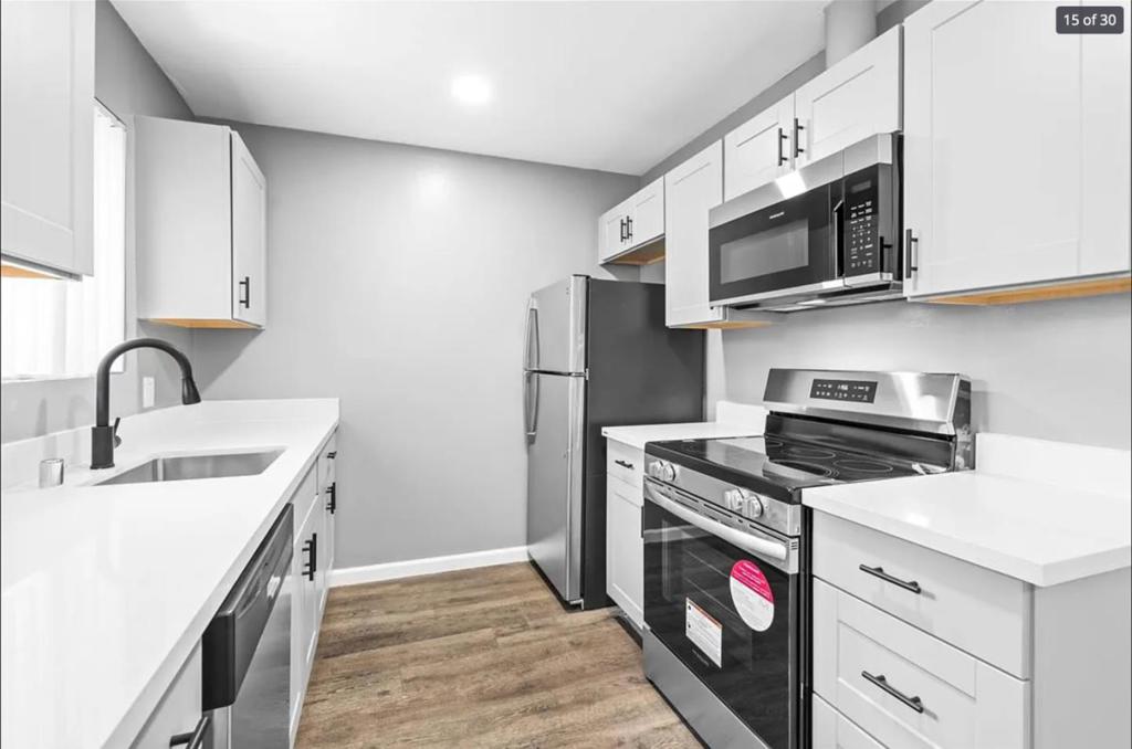 2070 Sahara Way Property Photo 11