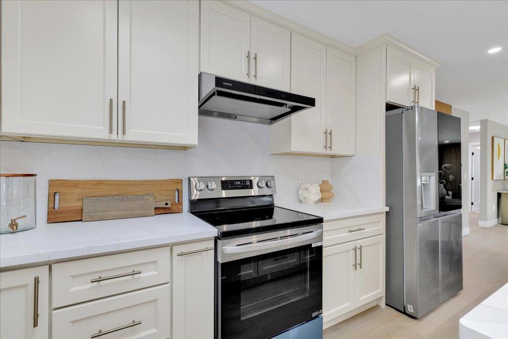 4989 Vanderbilt Drive Property Photo 18