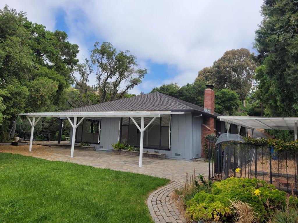 15241 Camelot Drive Property Photo 1