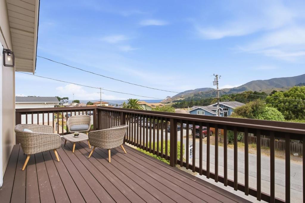 468 4th Street Property Photo 5