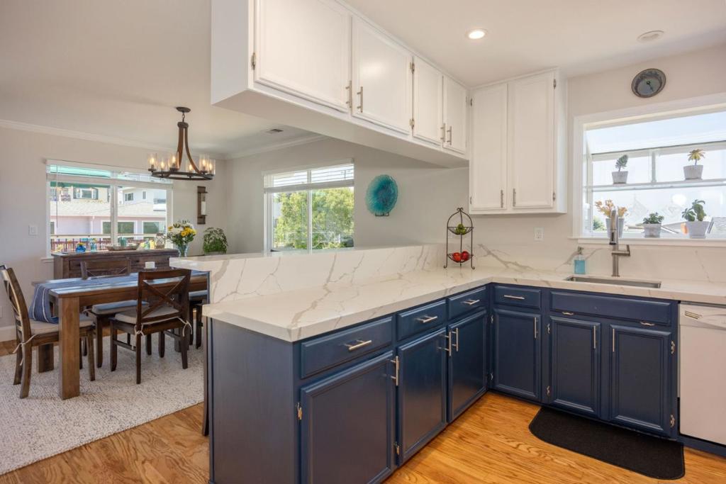 468 4th Street Property Photo 10