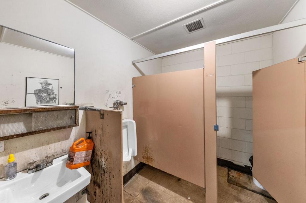 1139 Airport Boulevard Property Photo 28