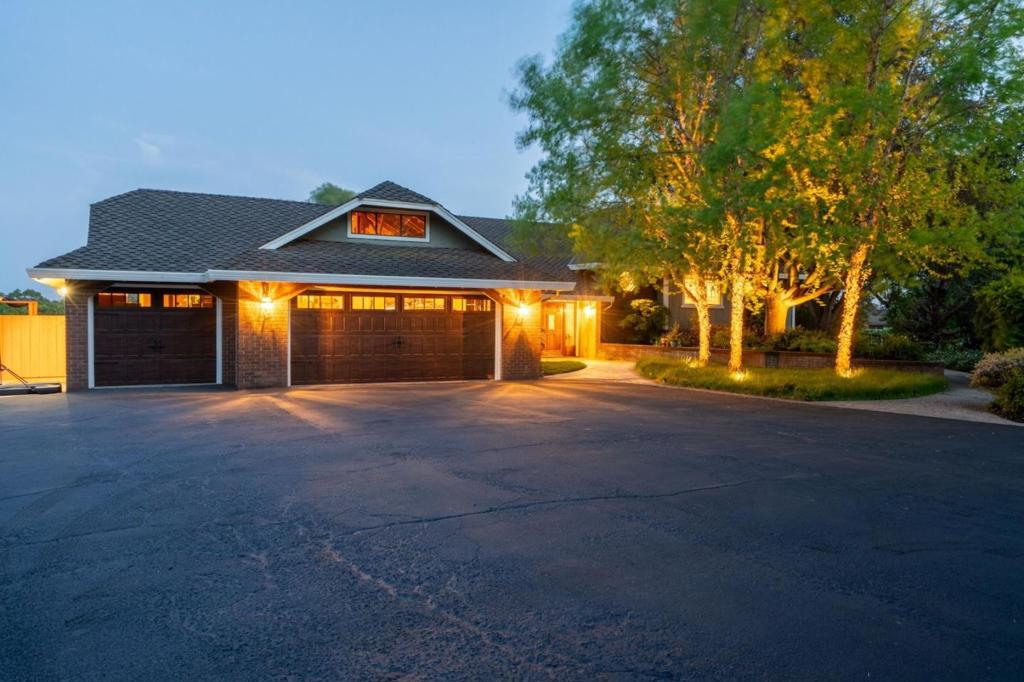 9900 Walter Welsher Court Property Photo 1