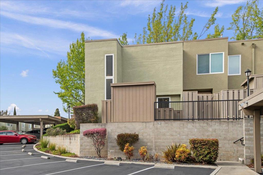 24280 Dover Lane Property Photo 1