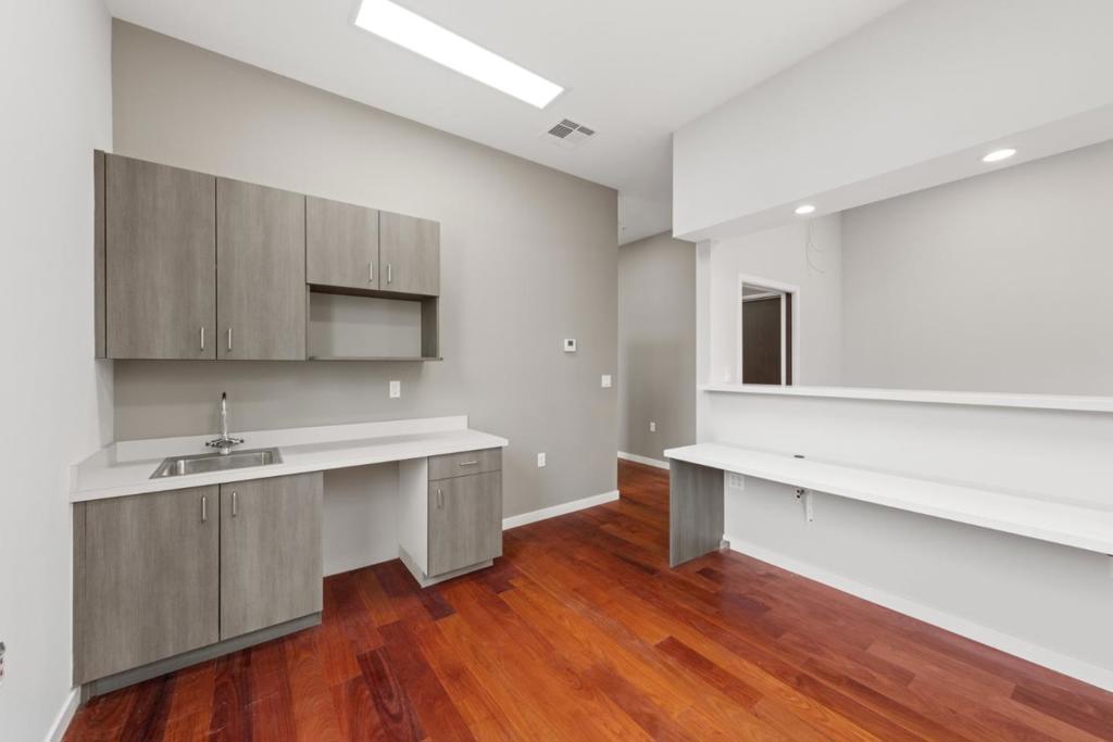 420 Peninsula Avenue 3 Property Photo 3