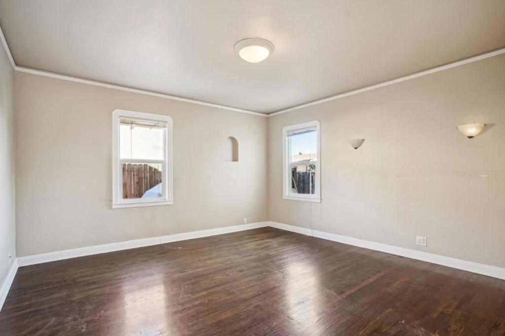 10241028 Parkinson Court Property Photo 13