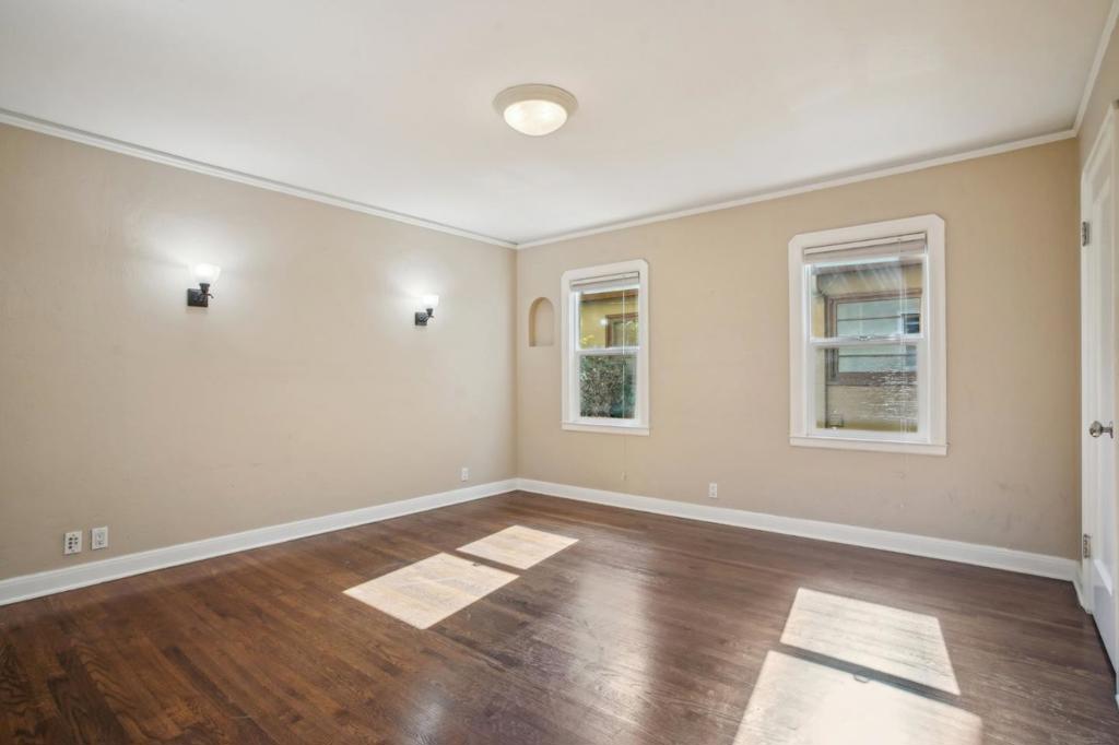 10241028 Parkinson Court Property Photo 15